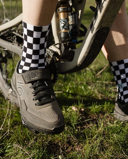 GripIt Checkered Flag | Performance MTB Socks